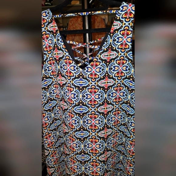 Pink Rose Backless Dress - Multicolor Pattern - Picture 9 of 10